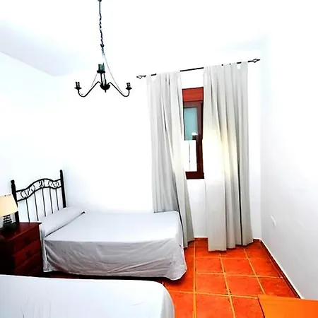 De Vacaciones Con Piscina Y Jardin Privado En - Es-180-13 *